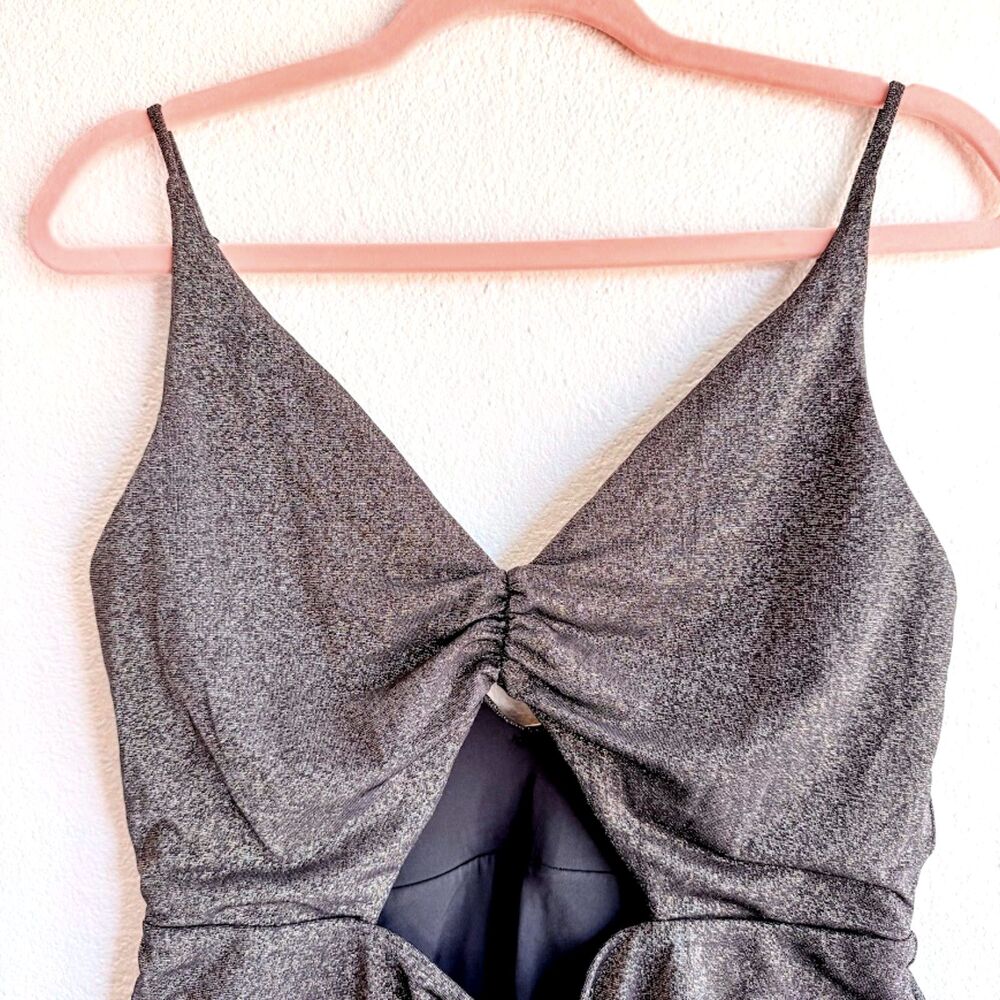 Beach Bunny Cut Out Ruched One Piece Swimsuit in Gold Shimmer Black size XL - Picture 3 of 11